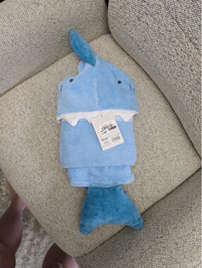 Brand new hooded towel from target item.1167bin21